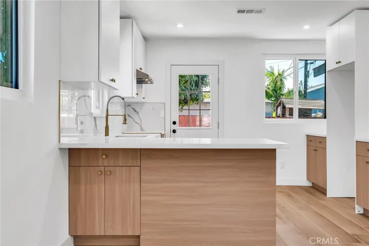 3516 Mont Clair Street, Los Angeles, California 90018