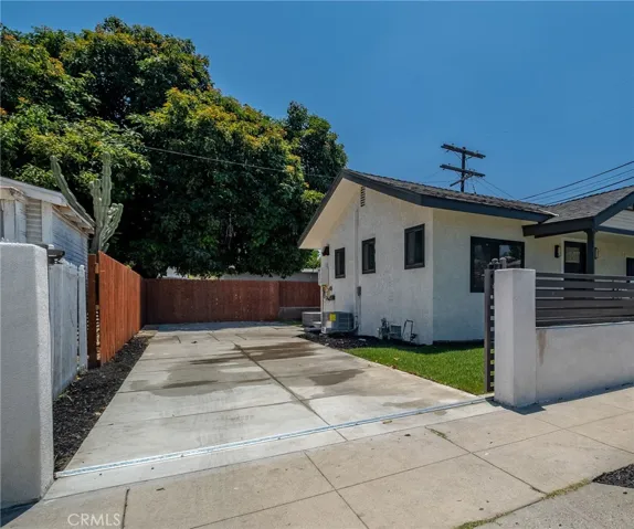 3516 Mont Clair Street, Los Angeles, California 90018