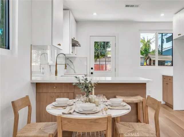 3516 Mont Clair Street, Los Angeles, California 90018