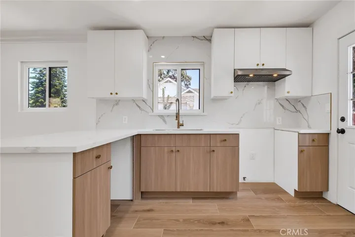 3516 Mont Clair Street, Los Angeles, California 90018