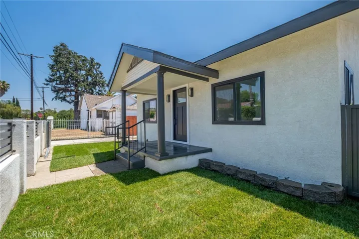 3516 Mont Clair Street, Los Angeles, California 90018