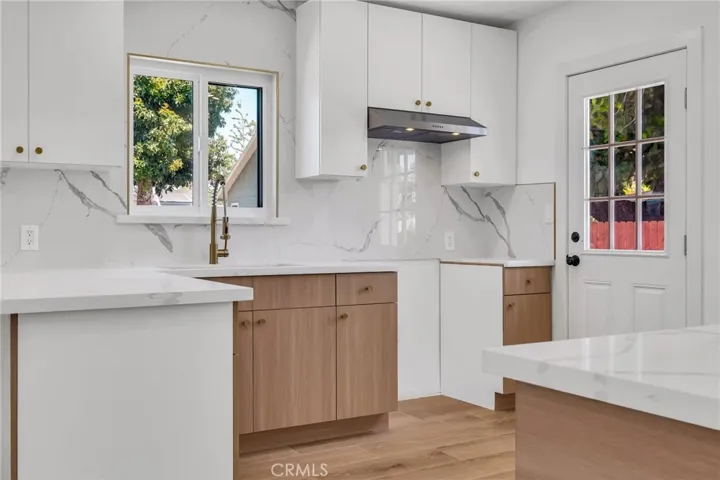 3516 Mont Clair Street, Los Angeles, California 90018