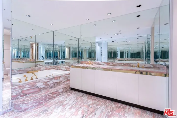 10430 Wilshire Boulevard 2001, Los Angeles, California 90024