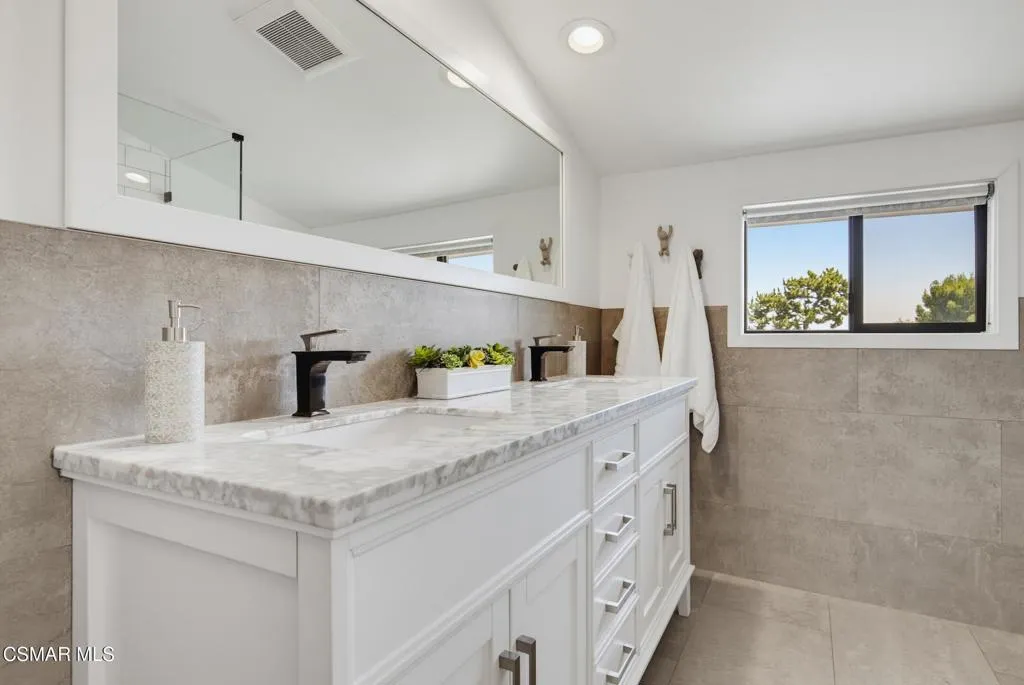 Bathroom Upstairs