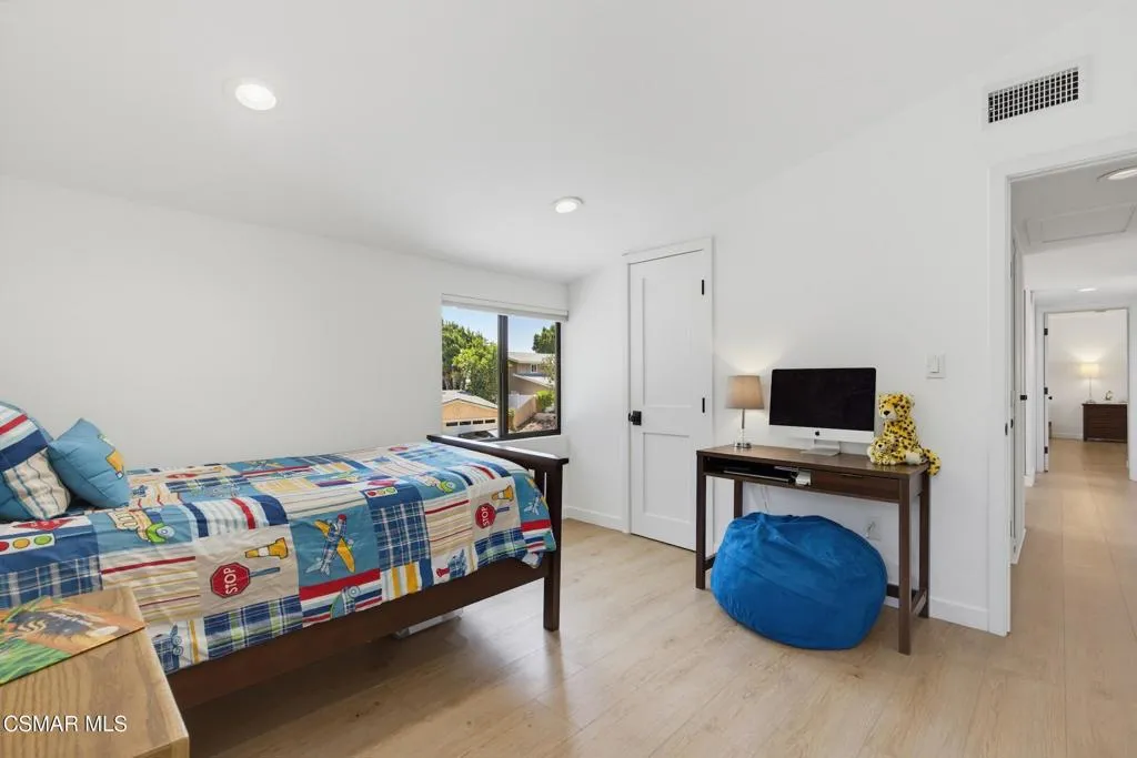 Upstairs Bedroom 2