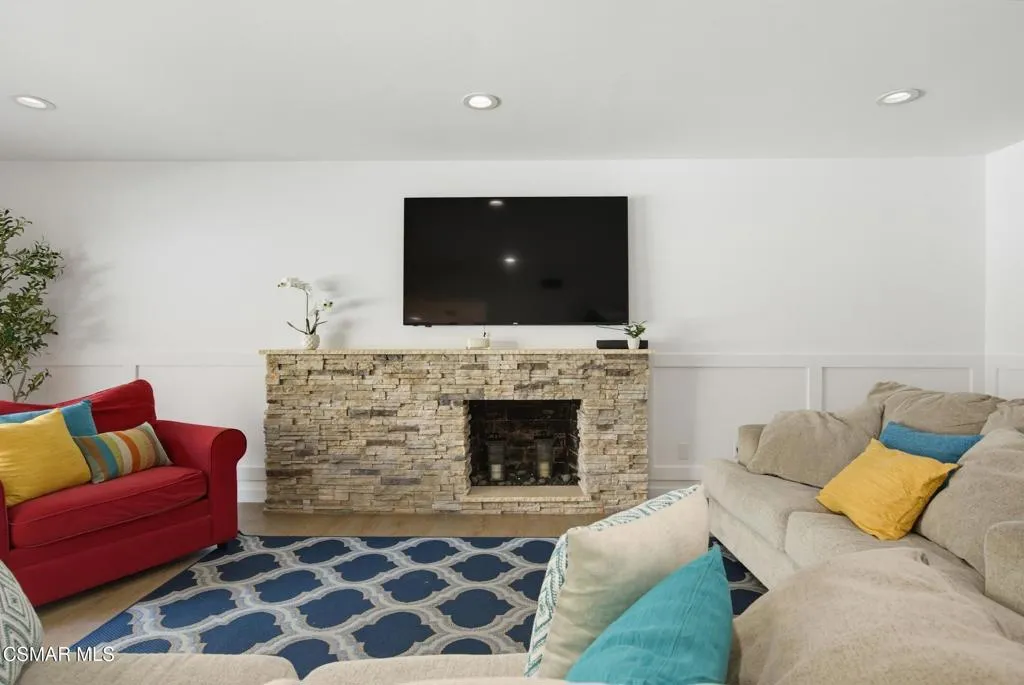 Living Room - Fireplace