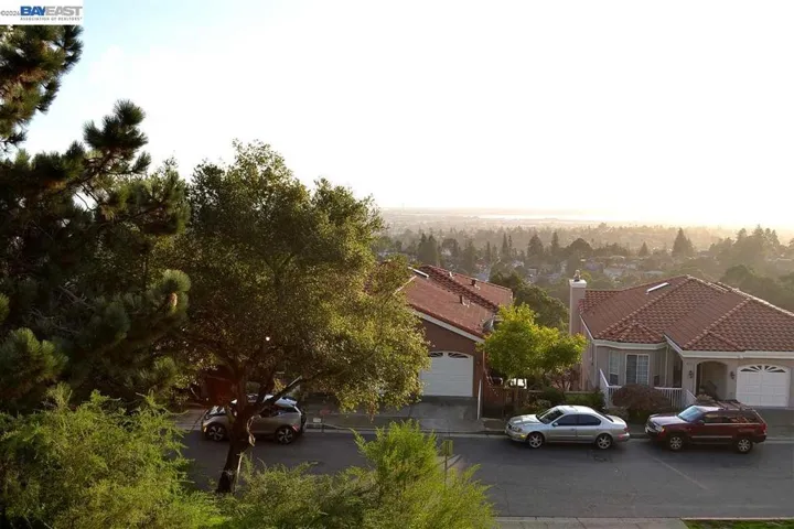4320 Terrabella Way, Oakland, California 94619