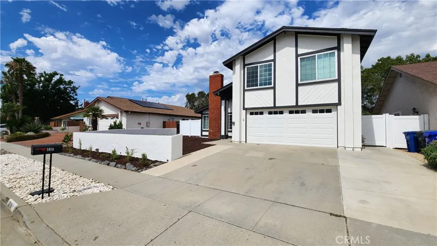 1810 Manzanita Court, Vista, California 92083