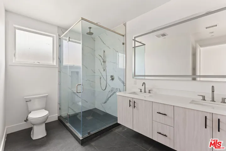 728 Indiana Avenue, Venice, California 90291