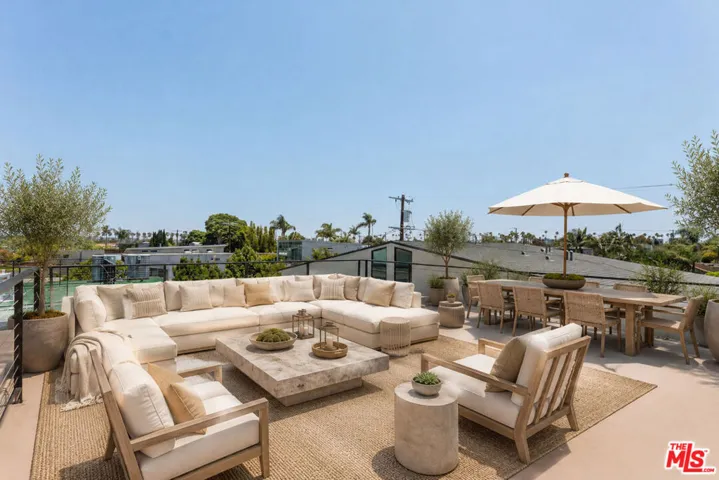 728 Indiana Avenue, Venice, California 90291
