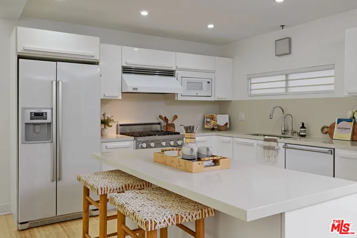 13326 Beach Avenue 105, Marina Del Rey, California 90292