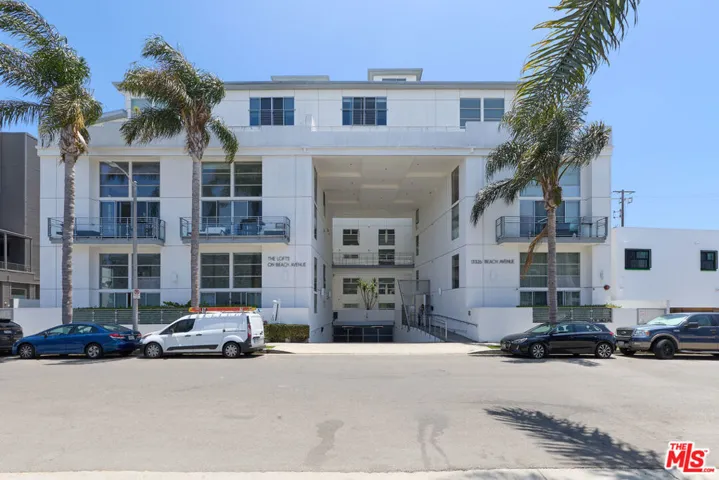 13326 Beach Avenue 105, Marina Del Rey, California 90292