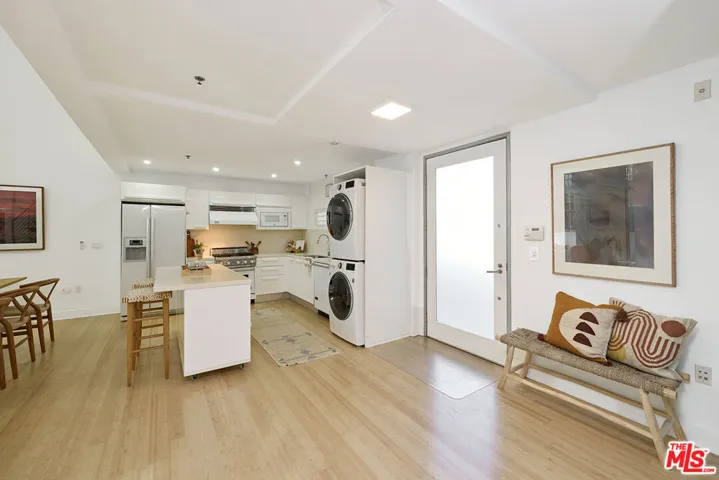 13326 Beach Avenue 105, Marina Del Rey, California 90292