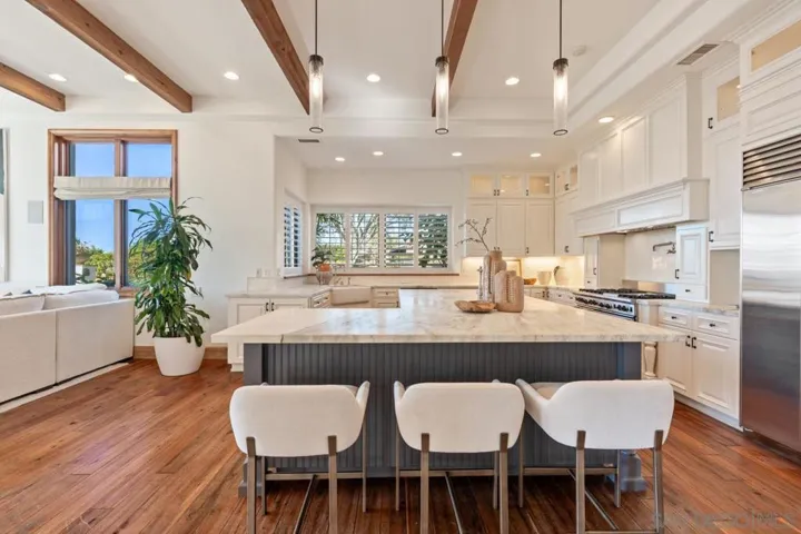 8080 La Jolla Scenic Dr N, La Jolla, California 92037