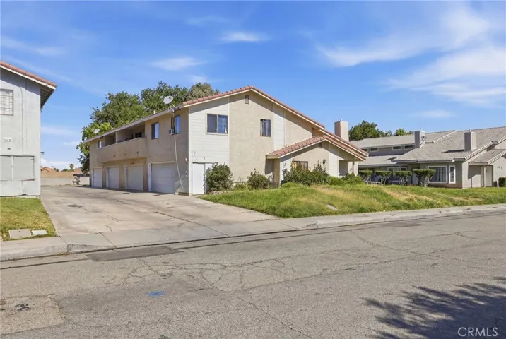 43731 8th Street E, Lancaster, California 93535