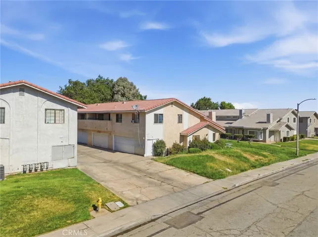 43731 8th Street E, Lancaster, California 93535