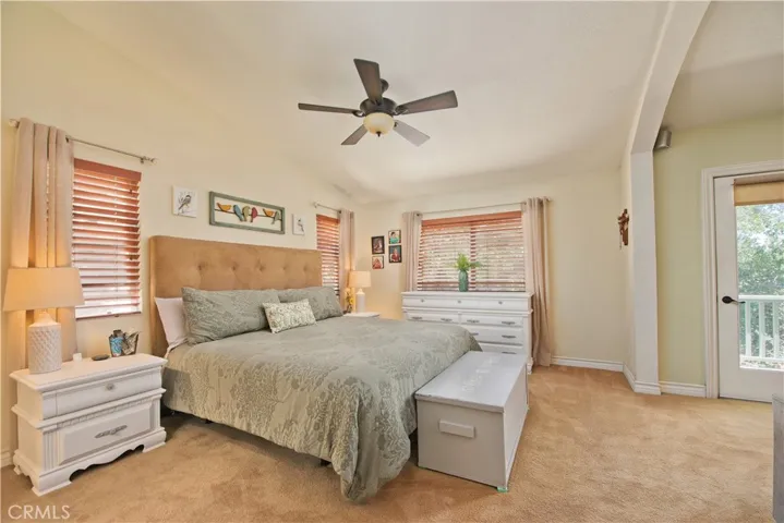 25023 Everett, Newhall, California 91321