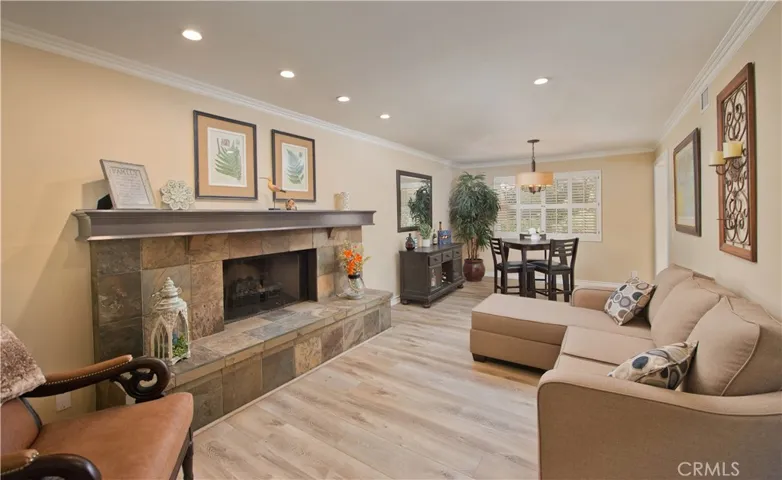 25023 Everett, Newhall, California 91321
