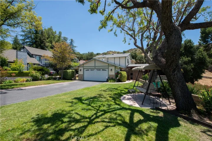 25023 Everett, Newhall, California 91321