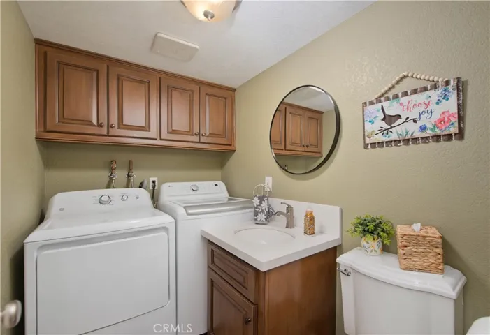 25023 Everett, Newhall, California 91321