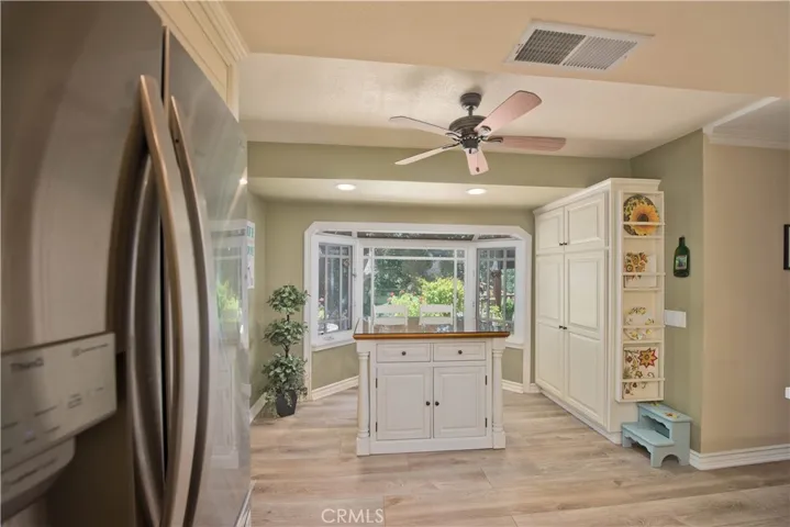 25023 Everett, Newhall, California 91321