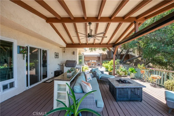 25023 Everett, Newhall, California 91321
