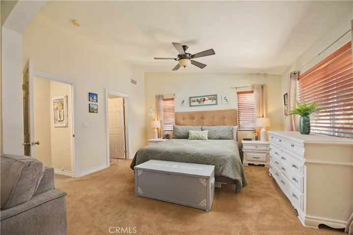 25023 Everett, Newhall, California 91321