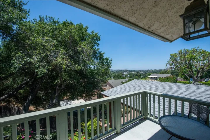 25023 Everett, Newhall, California 91321