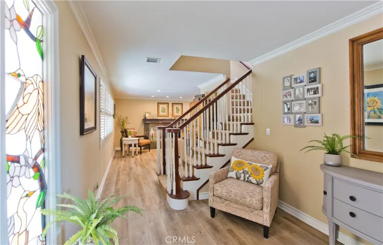 25023 Everett, Newhall, California 91321