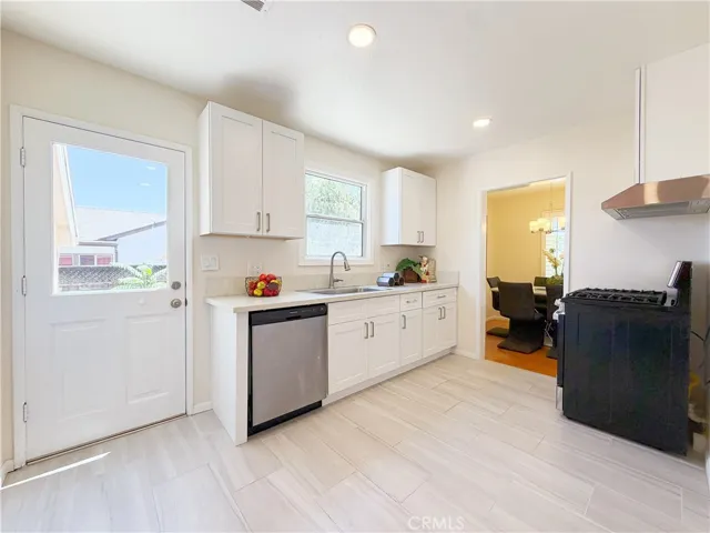 533 Geneva, Claremont, California 91711