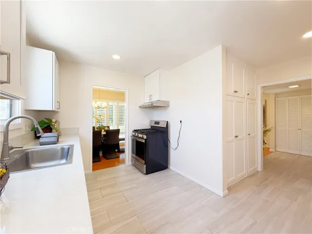 533 Geneva, Claremont, California 91711