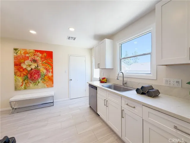 533 Geneva, Claremont, California 91711