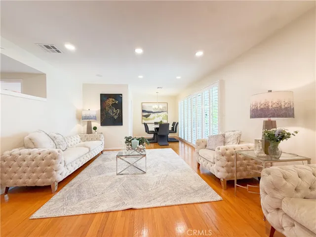 533 Geneva, Claremont, California 91711