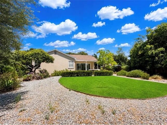 533 Geneva, Claremont, California 91711