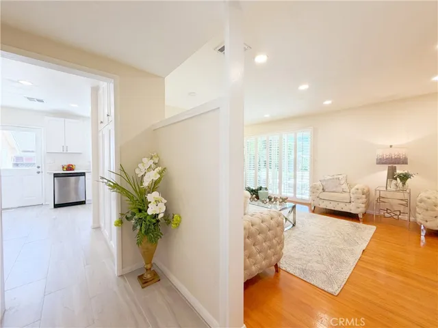 533 Geneva, Claremont, California 91711