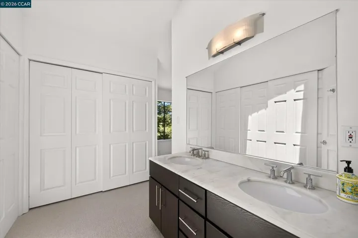 53 Sleepy Hollow Ln, Orinda, California 94563