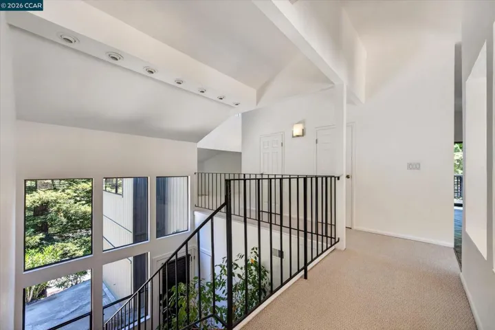 53 Sleepy Hollow Ln, Orinda, California 94563