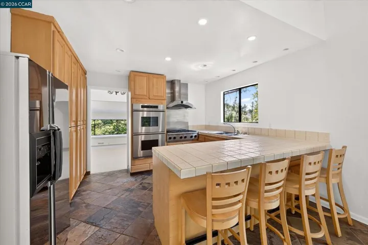 53 Sleepy Hollow Ln, Orinda, California 94563