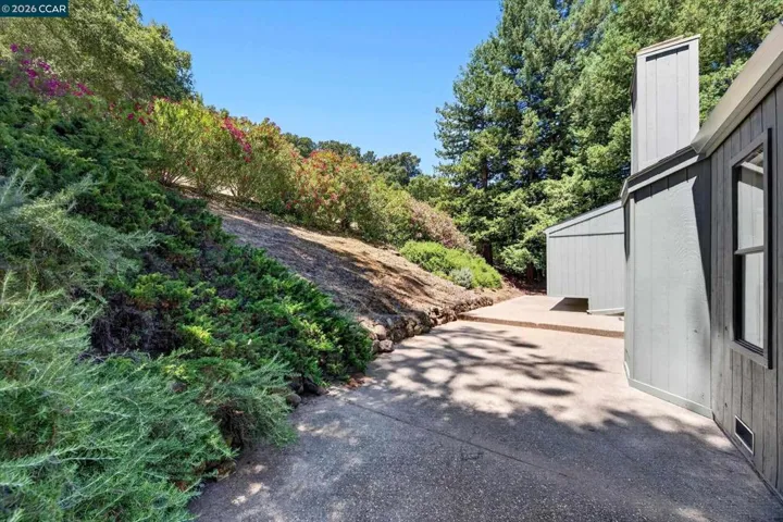 53 Sleepy Hollow Ln, Orinda, California 94563