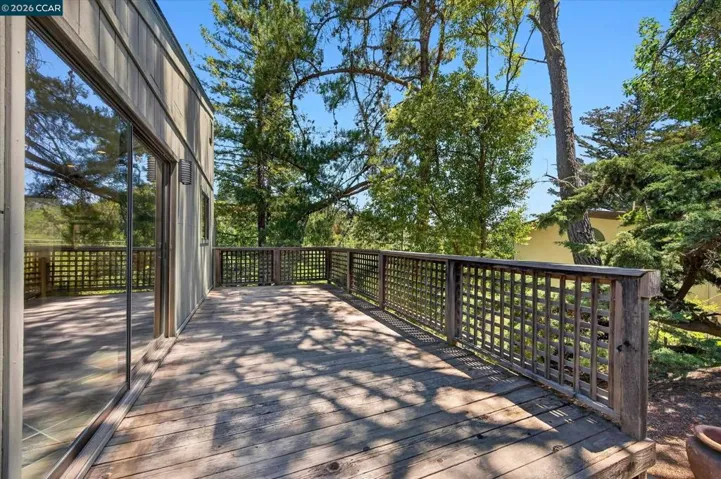 53 Sleepy Hollow Ln, Orinda, California 94563