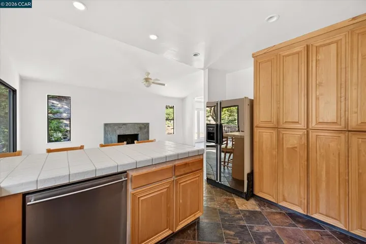 53 Sleepy Hollow Ln, Orinda, California 94563