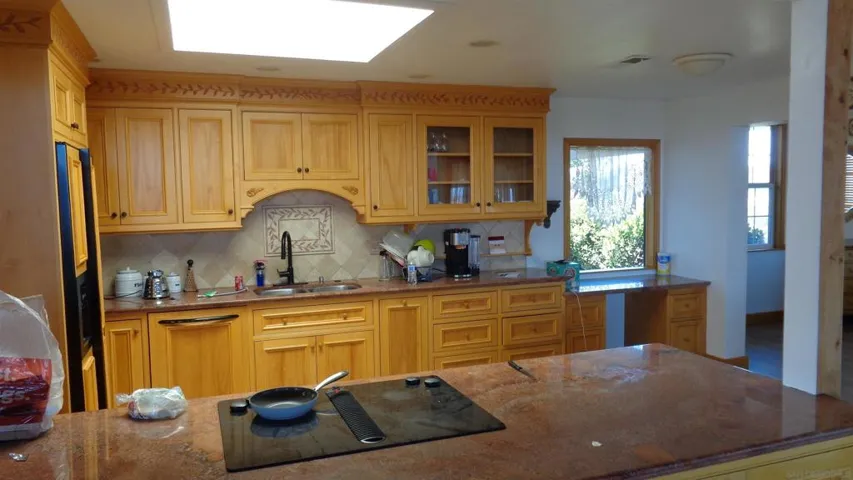 3730 Silverleaf Ln., Vista, California 92084