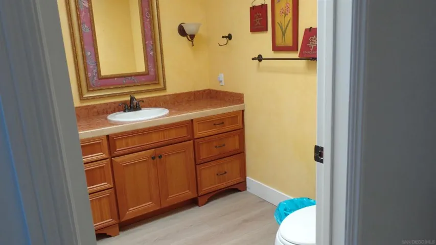 3730 Silverleaf Ln., Vista, California 92084