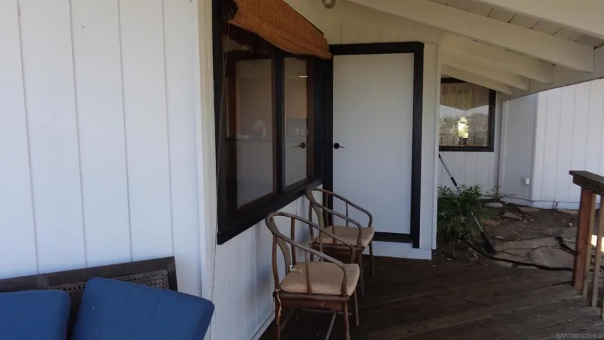 3730 Silverleaf Ln., Vista, California 92084