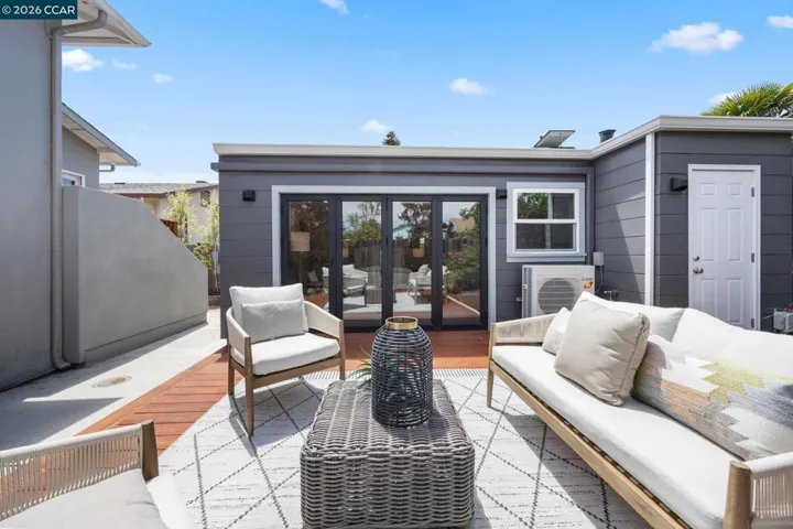 628 Poirier St, Oakland, California 94609