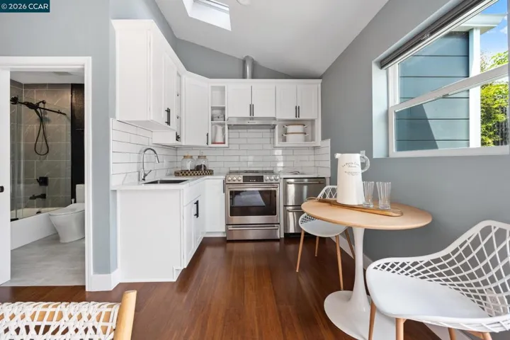 628 Poirier St, Oakland, California 94609