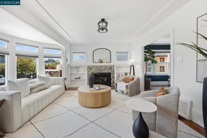 628 Poirier St, Oakland, California 94609