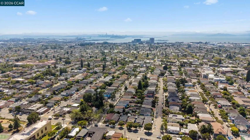 628 Poirier St, Oakland, California 94609