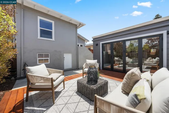 628 Poirier St, Oakland, California 94609