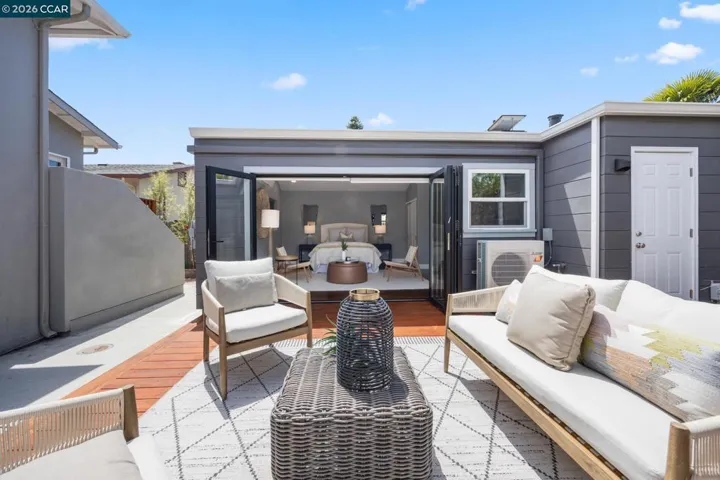 628 Poirier St, Oakland, California 94609